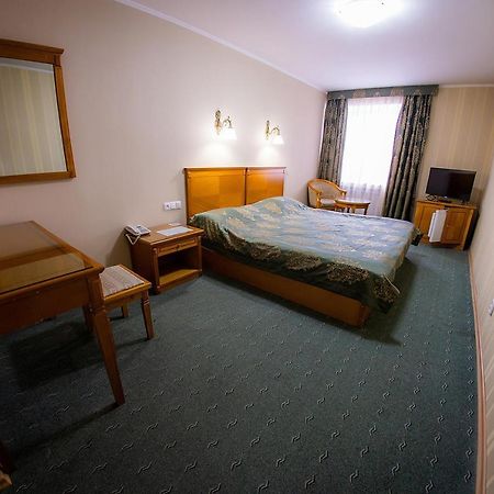 Hotel Edem Karaganda Bagian luar foto