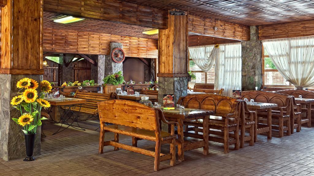Hotel Edem Karaganda Bagian luar foto