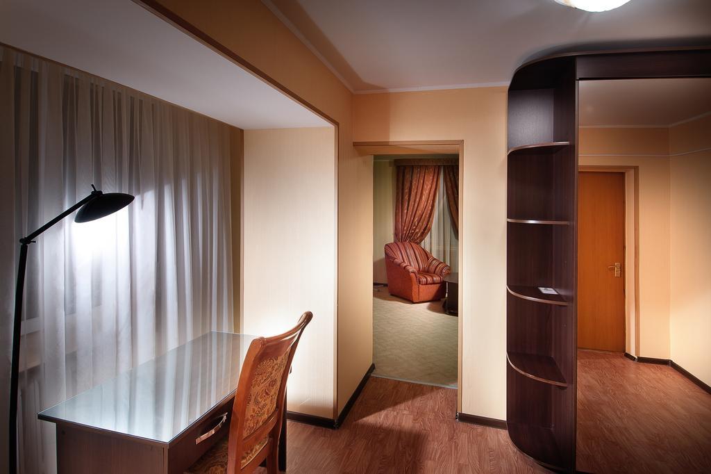 Hotel Edem Karaganda Ruang foto