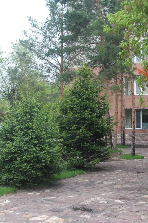 Hotel Edem Karaganda Bagian luar foto
