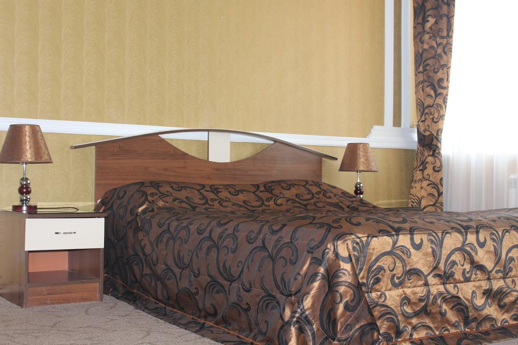 Hotel Edem Karaganda Ruang foto