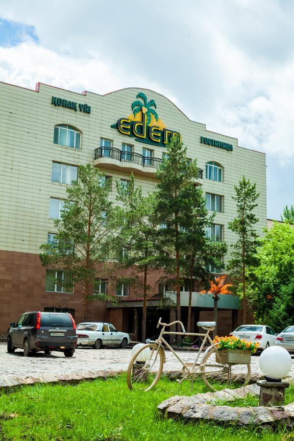 Hotel Edem Karaganda Bagian luar foto