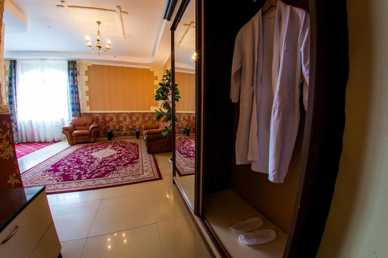Hotel Edem Karaganda Bagian luar foto