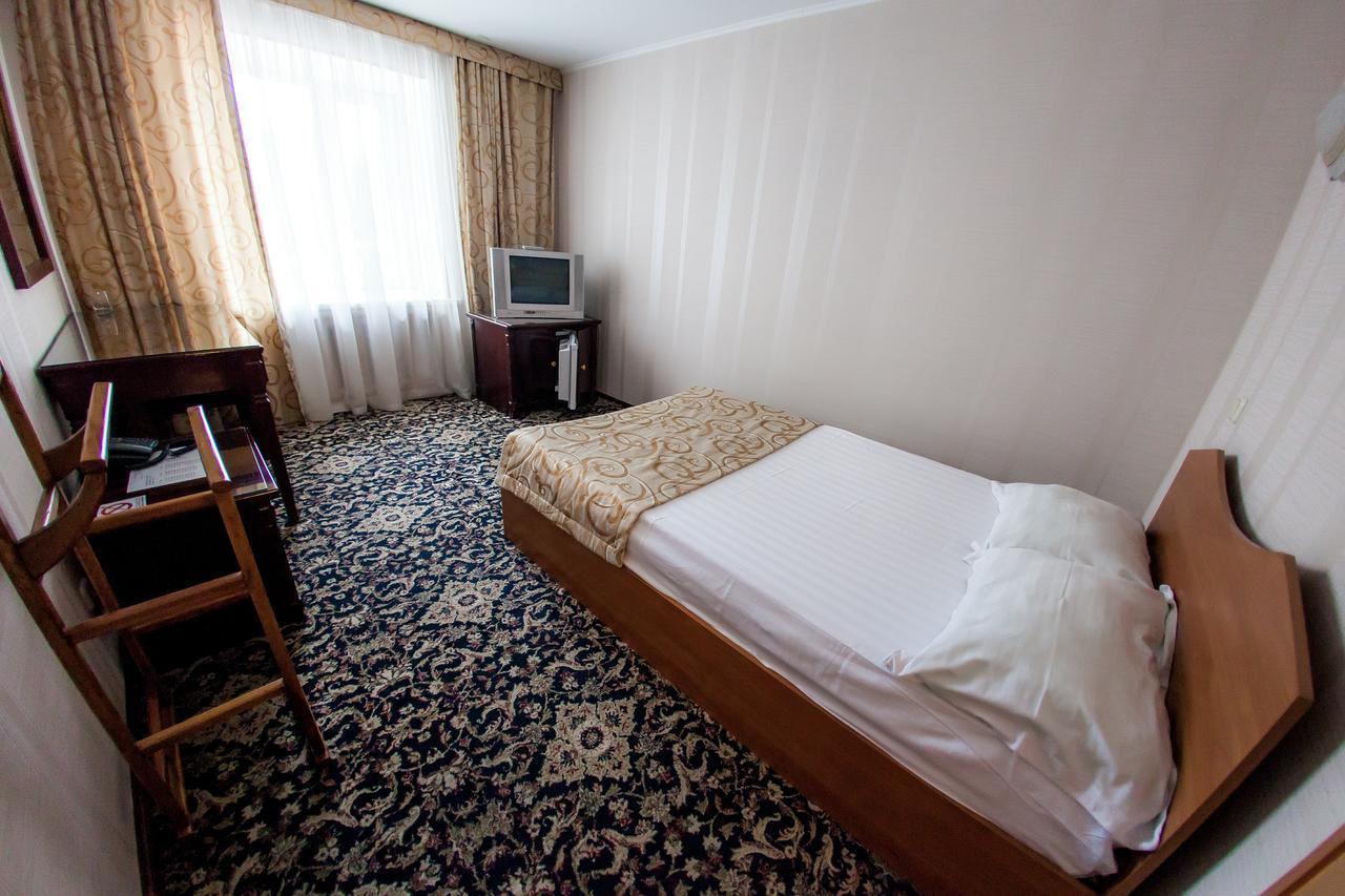 Hotel Edem Karaganda Bagian luar foto