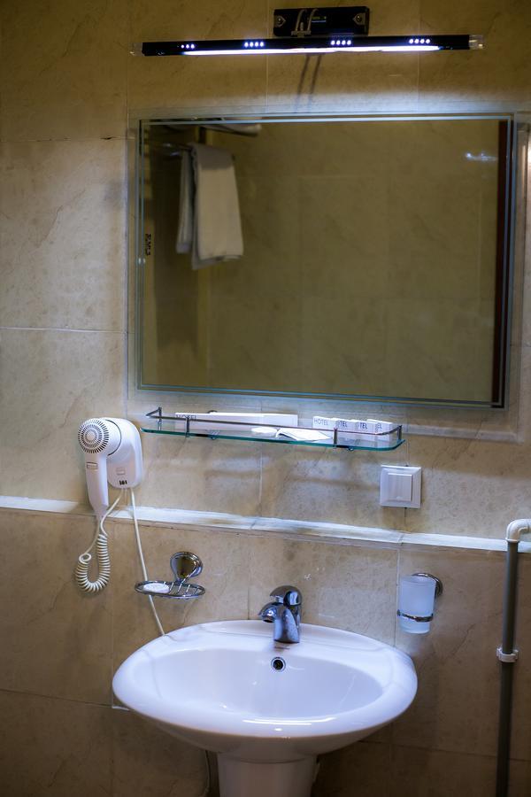 Hotel Edem Karaganda Bagian luar foto