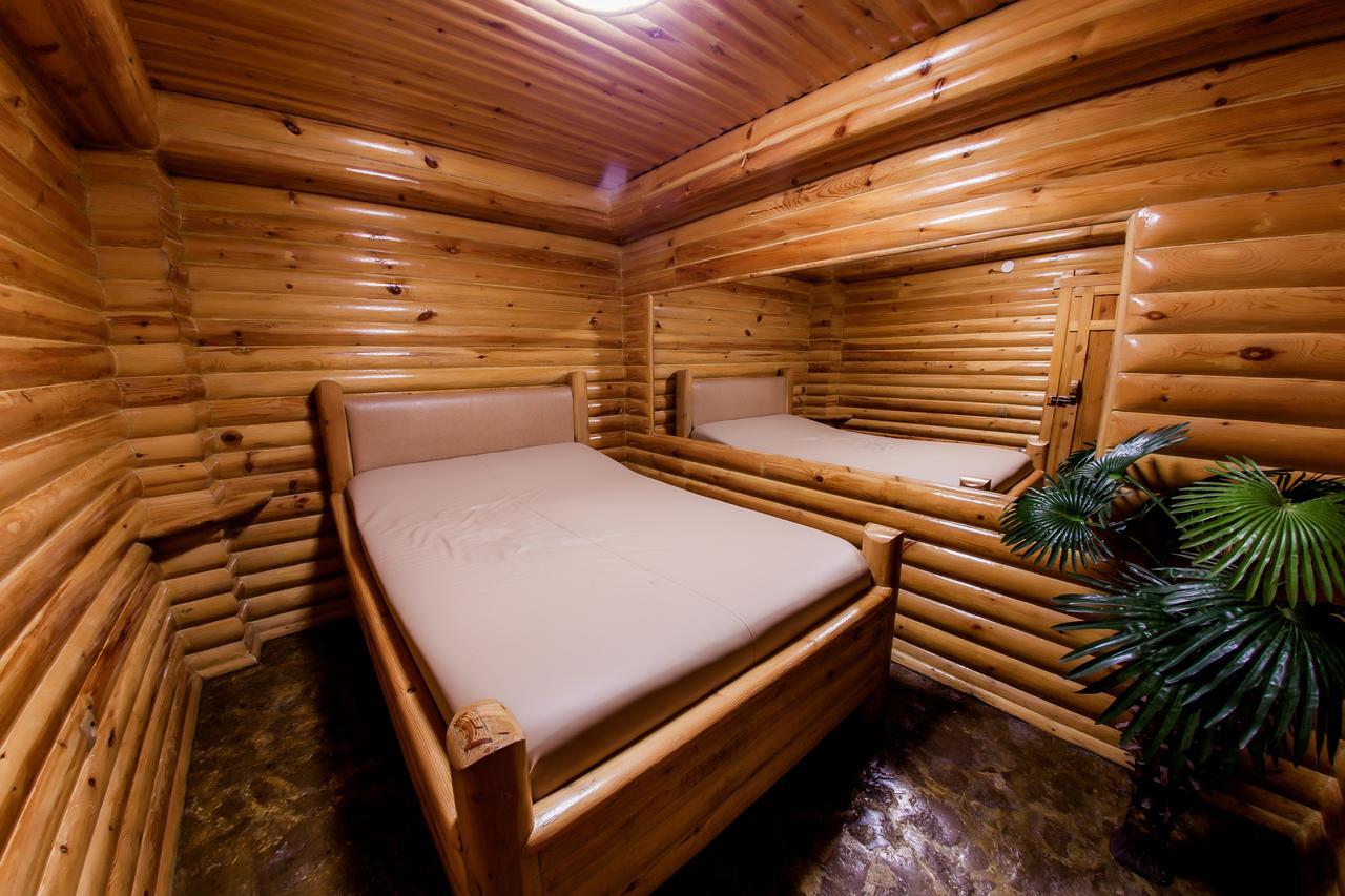Hotel Edem Karaganda Bagian luar foto