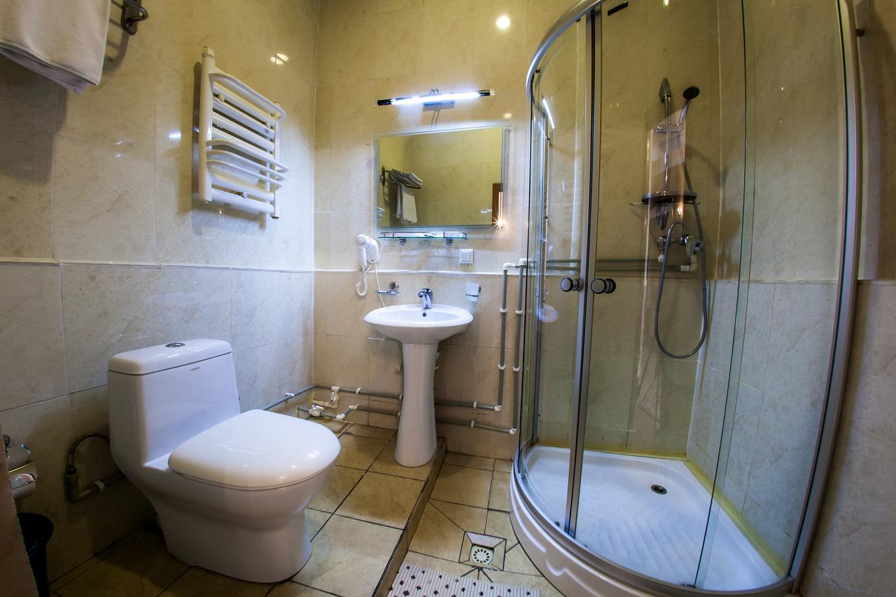 Hotel Edem Karaganda Bagian luar foto