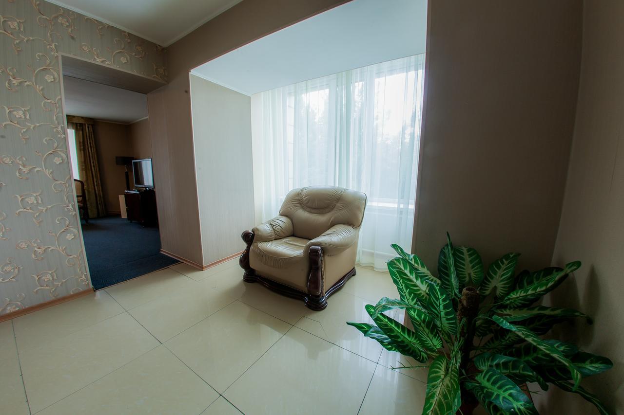 Hotel Edem Karaganda Bagian luar foto