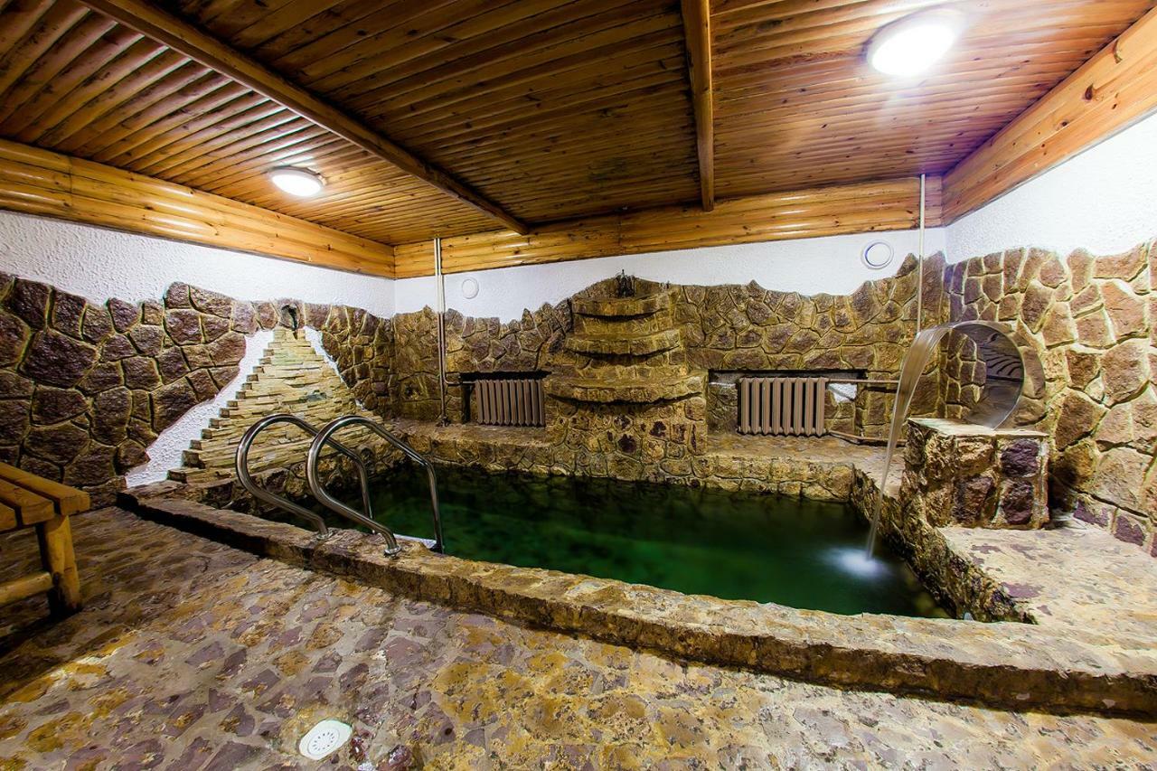 Hotel Edem Karaganda Bagian luar foto
